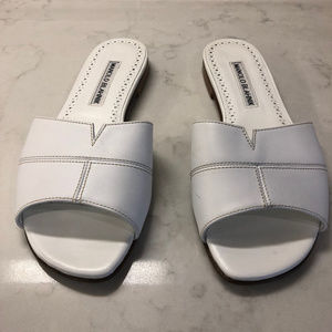 Manolo Blahnik Lasatte Notched Flat Leather Slide